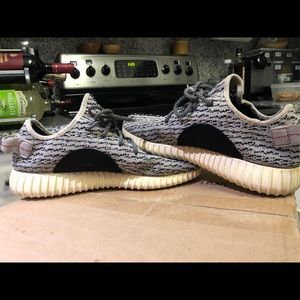 Yeezy 350 “Turtle Dove”